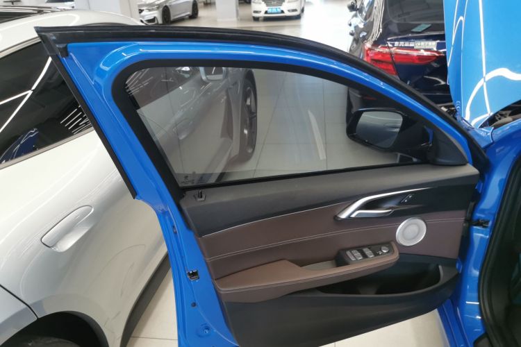 宝马1系 2021款 改款 120i M运动曜夜版中控内饰47