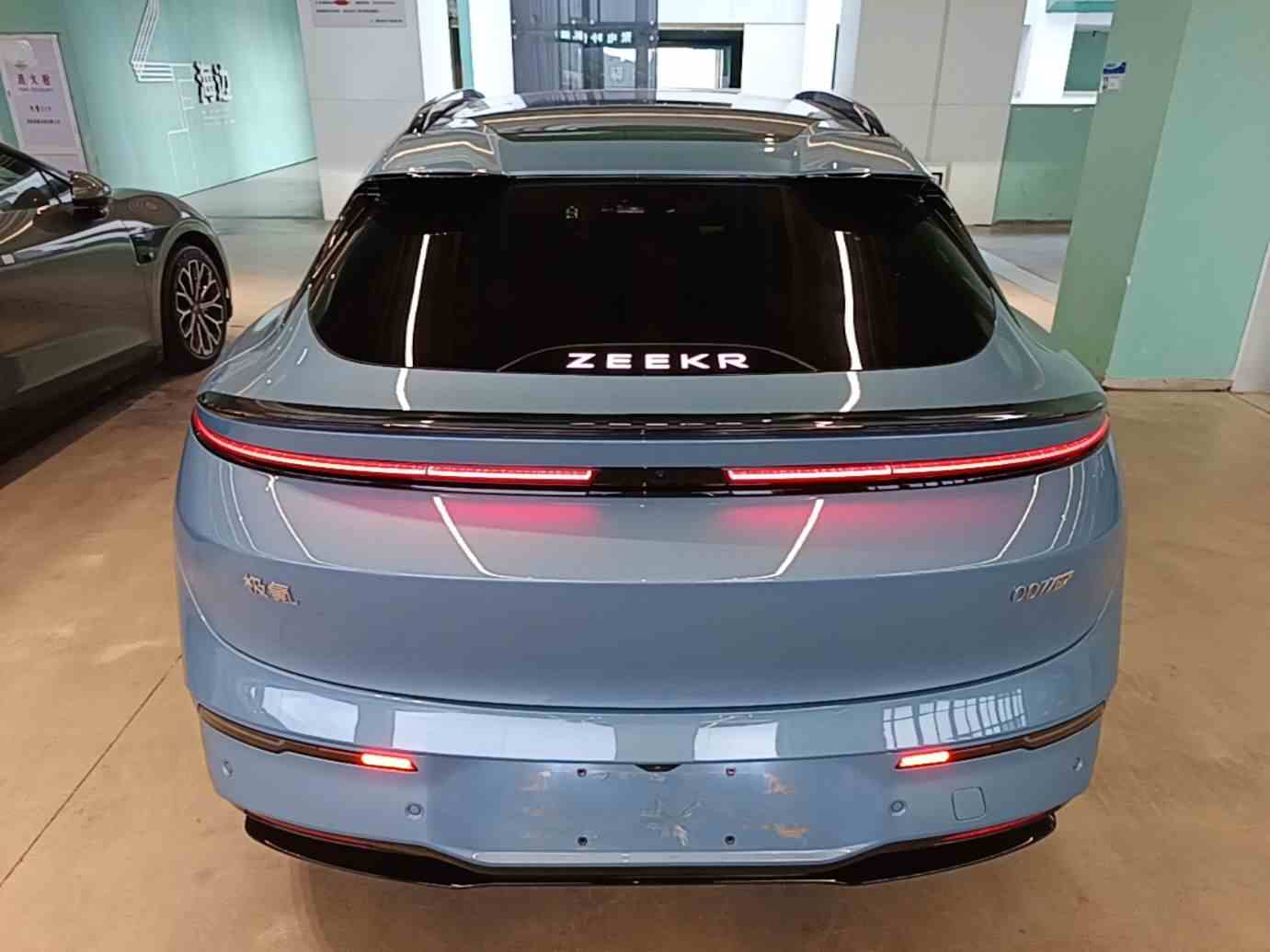 极氪007GT 2025款 四驱智驾版 75kWh(4)