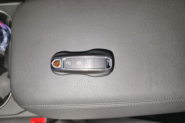 保时捷 Cayenne新能源 2021款 Cayenne E-Hybrid 2.0T中控内饰11