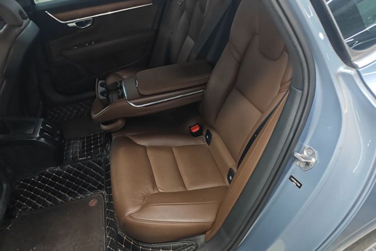 沃尔沃S90 2020款 T5 智逸豪华版中控内饰7004