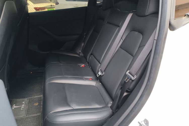 特斯拉 Model Y 2021款 长续航全轮驱动版中控内饰21