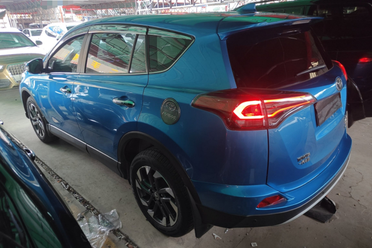 丰田 RAV4荣放 2016款 2.5L 自动四驱精英版车身外观4