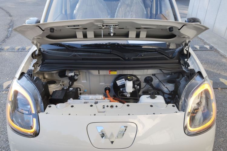 五菱汽车 宏光MINIEV 2025款 四门版 进阶款机舱底盘24