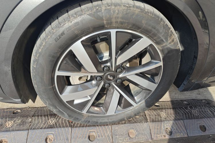 理想汽车 理想L7 2023款 Pro车身外观6007