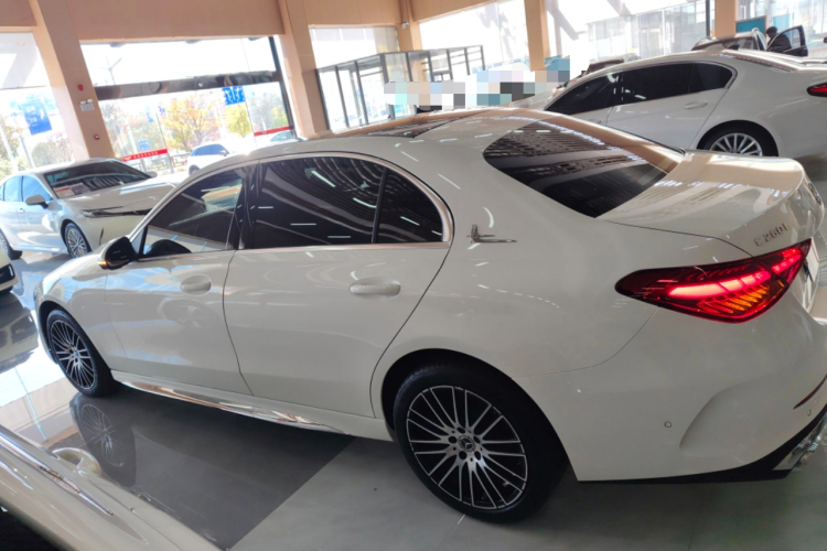 奔驰C级 2025款 C 260 L 运动版车身外观4