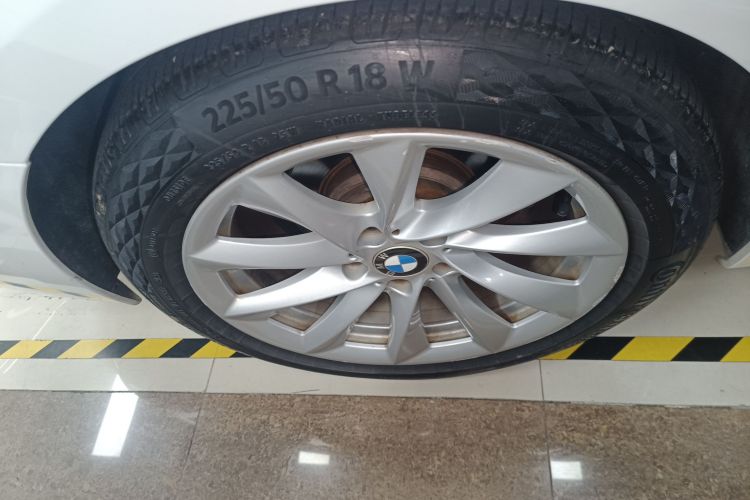 宝马3系GT 2013款 328i 风尚设计套装车身外观6008