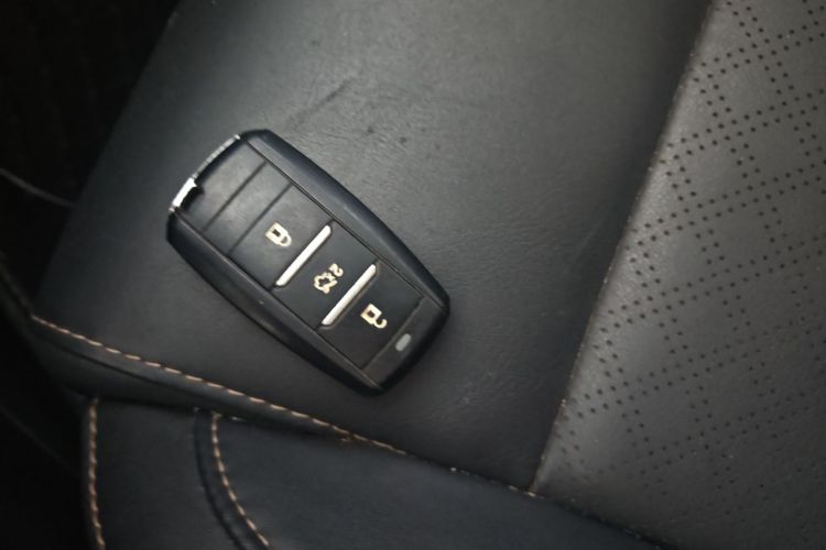 长安 逸动 2019款 高能版 1.6L GDI 手动先锋型 国VI中控内饰11