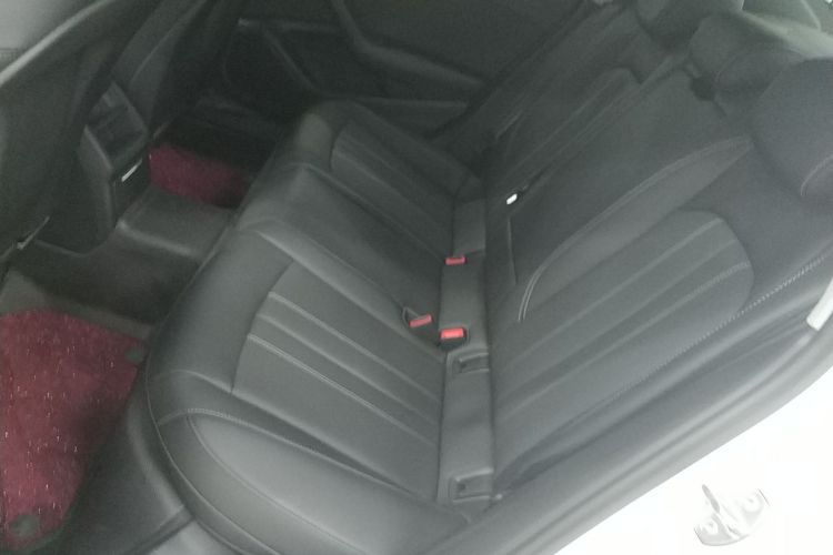 奥迪A4L 2024款 40 TFSI 时尚动感型中控内饰21