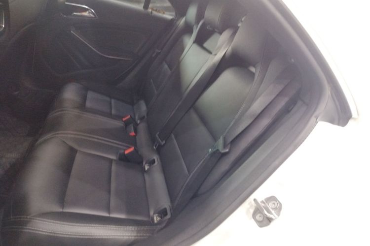 奔驰CLA 2019款 CLA 200 动感型中控内饰7004