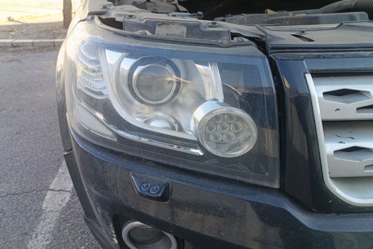 路虎 神行者2 2013款 2.0T Si4 HSE汽油版车身外观6006