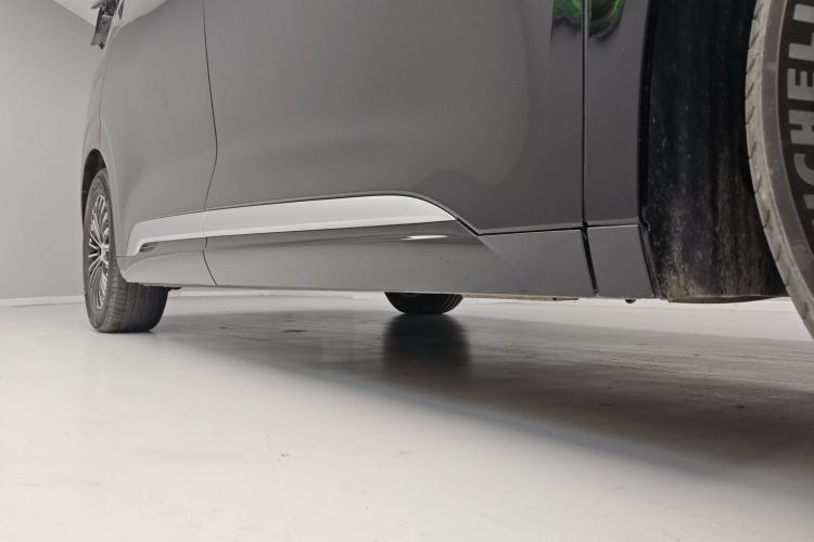 腾势D9 2022款 DM-i 970 四驱尊荣型局部细节9001