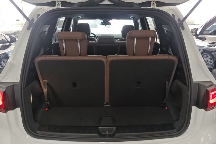 奔驰GLB 2023款 GLB 200 时尚型局部细节23