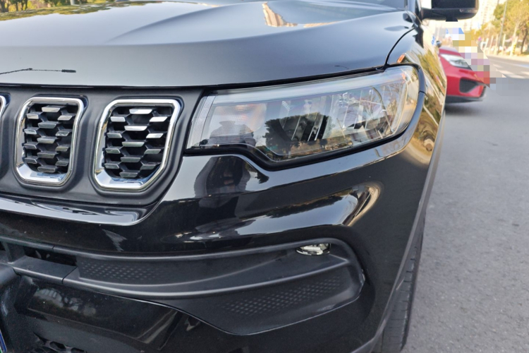 Jeep 指南者 2021款 220T 自动精英版局部细节36