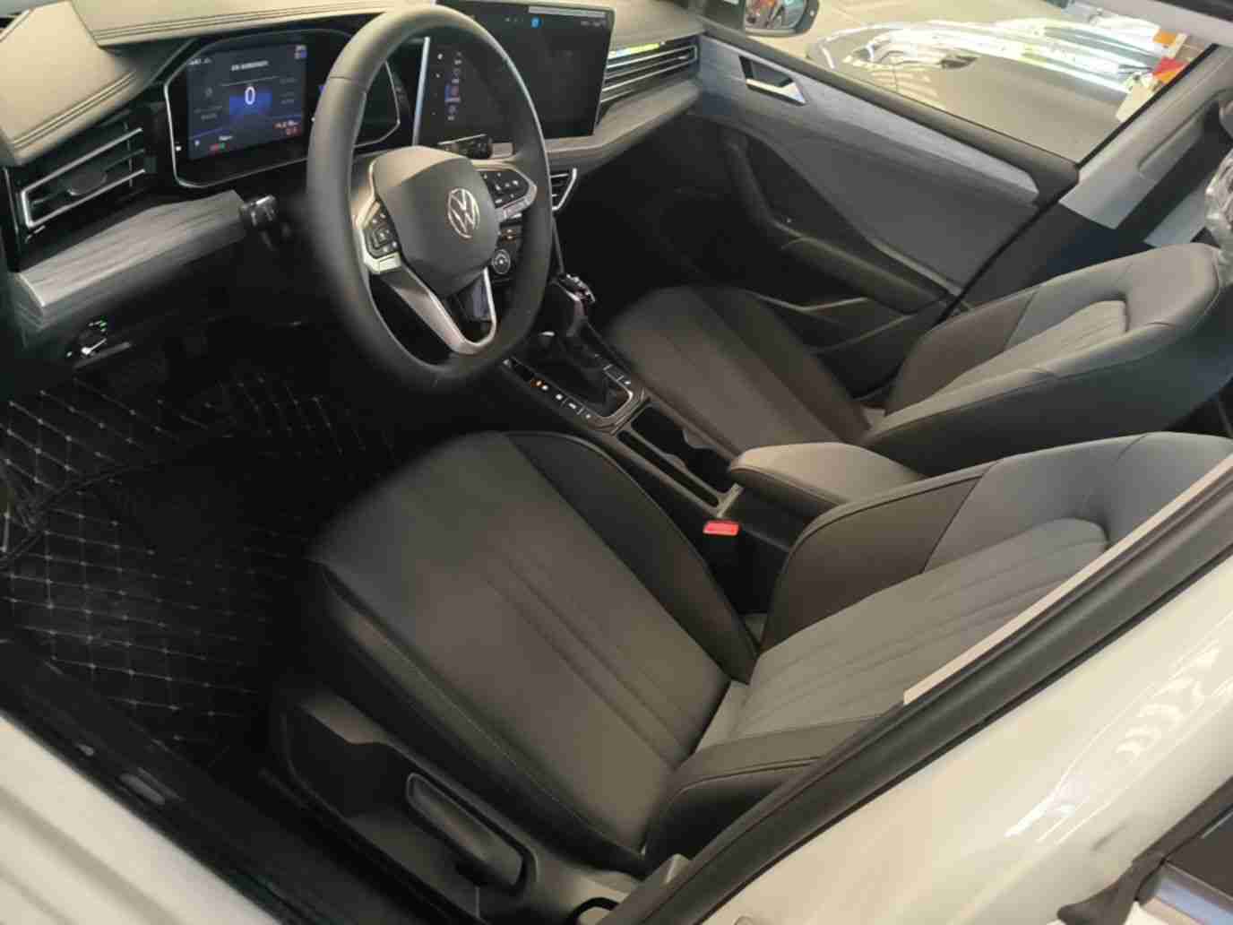 车辆左侧前座椅状态展示