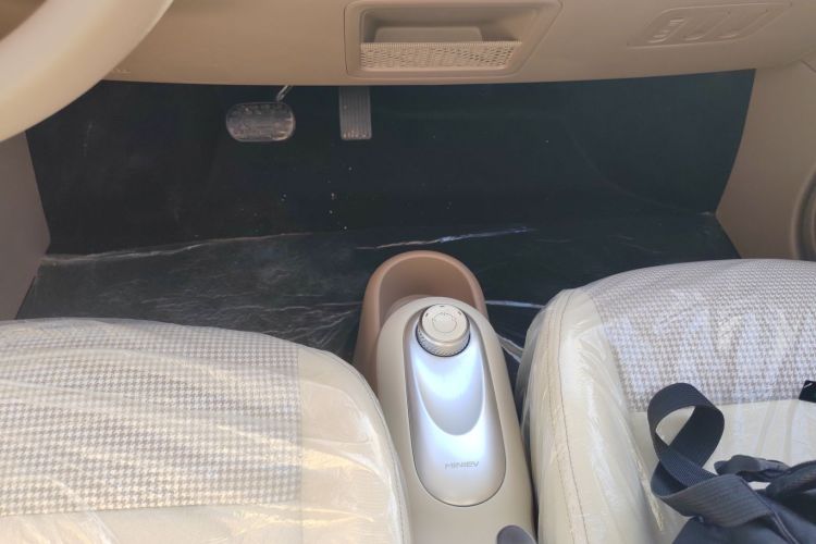 五菱汽车 宏光MINIEV 2025款 四门版 进阶款中控内饰18