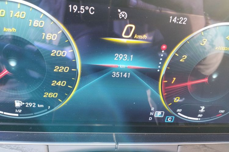 奔驰E级(进口) 2021款 改款 E 300 运动版中控内饰15