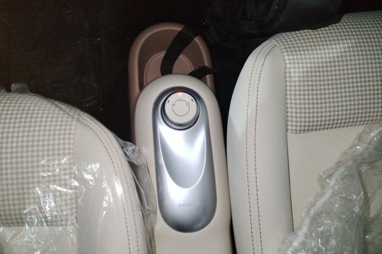 五菱汽车 宏光MINIEV 2025款 四门版 臻享款中控内饰18