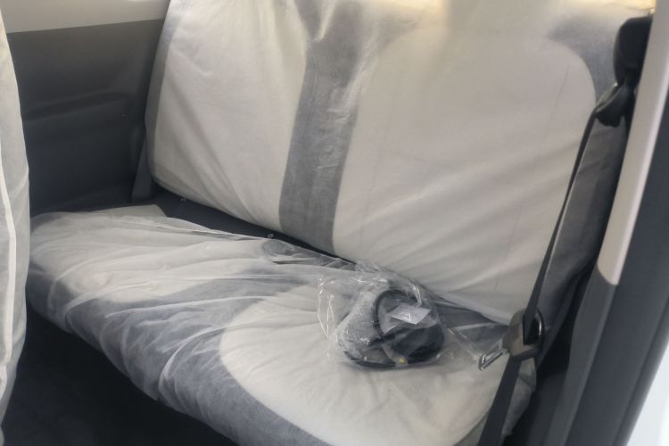 吉利银河 2025款 210km 熊猫骑士中控内饰21