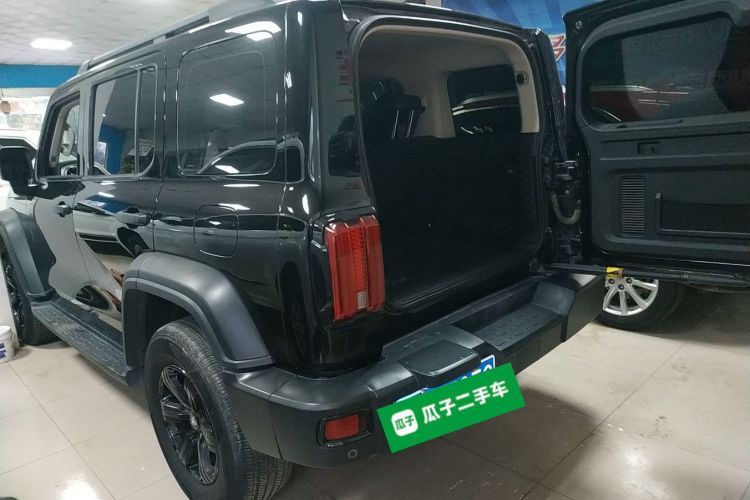 坦克300 2021款 越野版 2.0T 征服者机舱底盘23