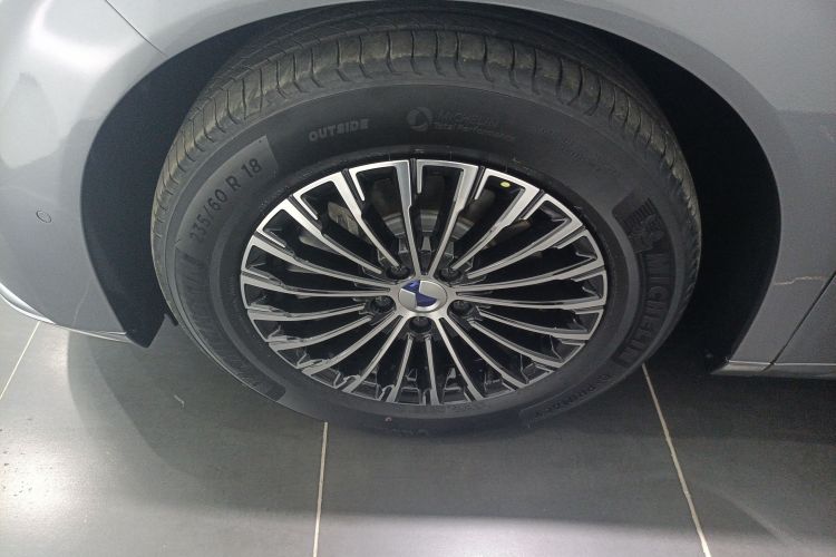 腾势D9 2022款 DM-i 970 四驱旗舰型车身外观6007