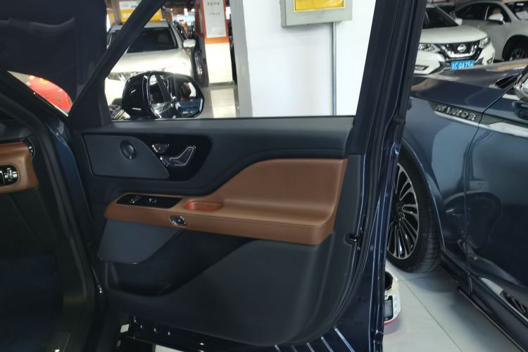 林肯 飞行家 2022款 3.0T V6 四驱尊雅版中控内饰42