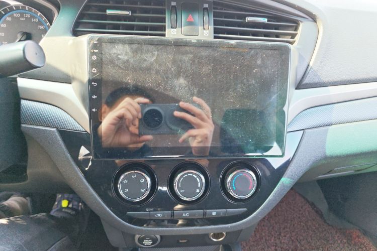 海马M6 2017款 1.6L 手动舒适型中控内饰16