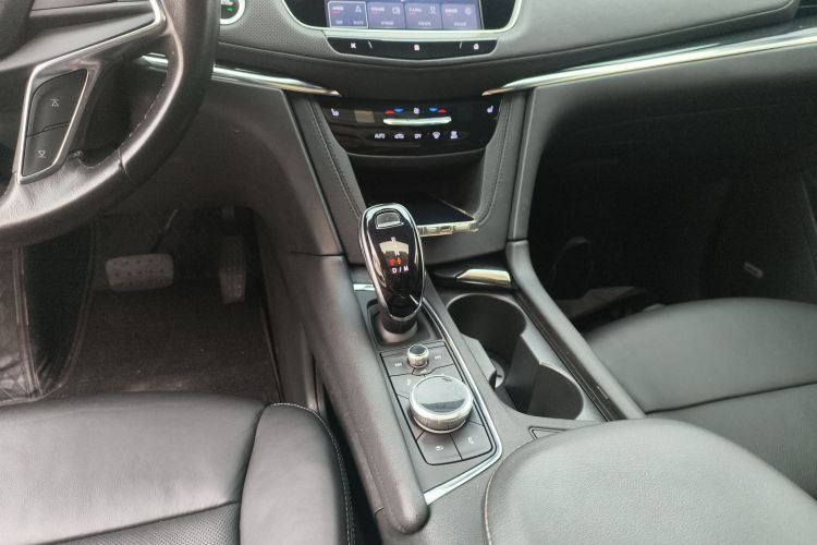 凯迪拉克XT5 2020款 改款 28T 豪华型中控内饰18