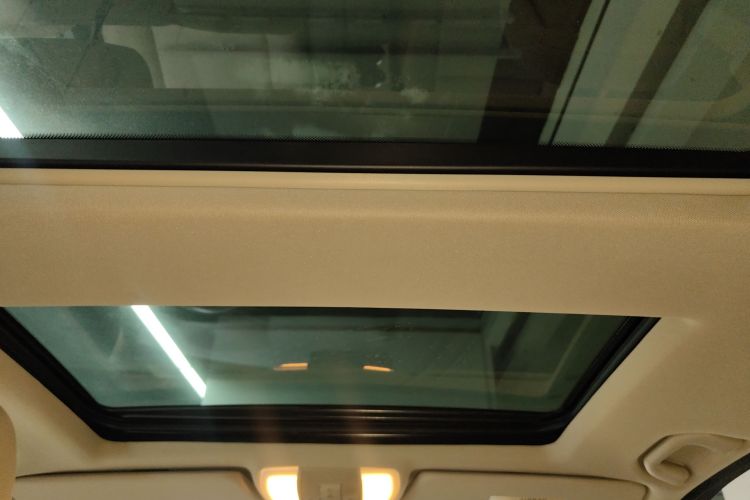 奔驰GLK级 2013款 改款 GLK 300 4MATIC 时尚型局部细节22