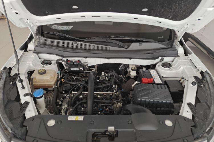 北京汽车 北京X3 2021款 1.5T 手动荣耀版机舱底盘24