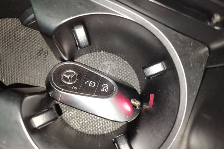 奔驰C级 2024款 C 260 L 运动版中控内饰7001