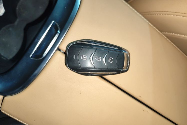 蓝电E5 2023款 1.5L DE-i 100KM畅享型 5座中控内饰11