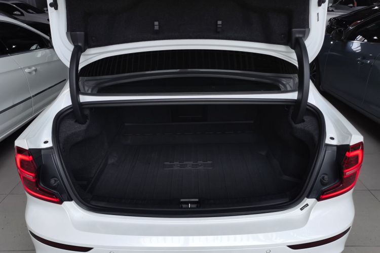 沃尔沃S60 2020款 T4 智逸豪华版机舱底盘23