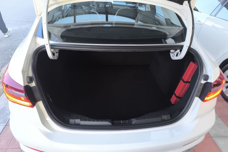 福特 福睿斯 2021款 1.5L 自动钻石版局部细节23