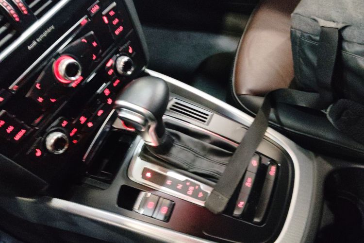 奥迪Q5 2016款 40 TFSI 技术型局部细节18