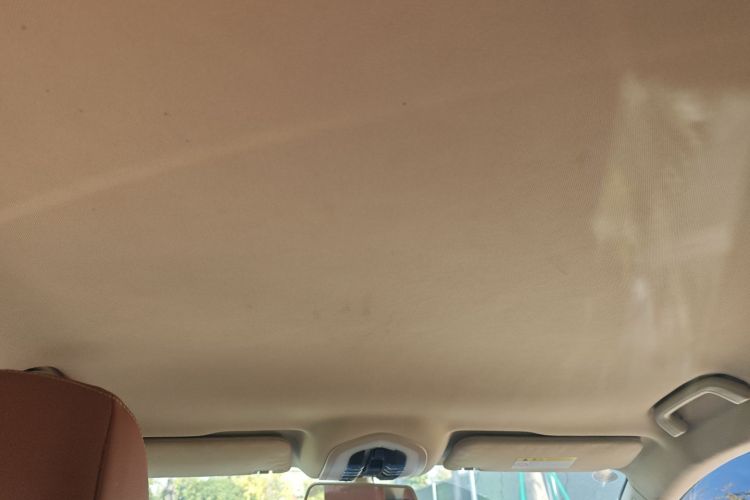 众泰SR9 2017款 2.0T 自动极致之路版中控内饰22