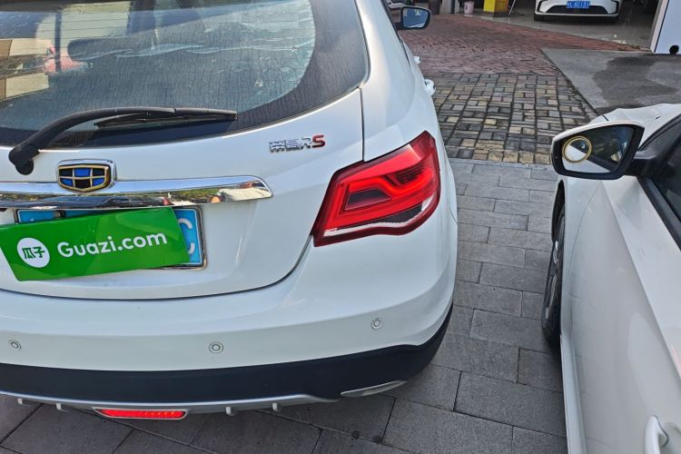 吉利汽车 帝豪 2017款 两厢RS百万款 1.5L 手动向上版车身外观9