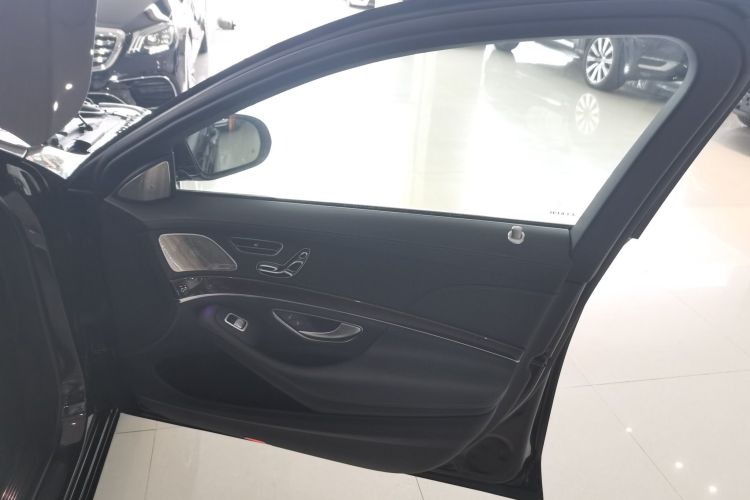 奔驰S级 2019款 S 320 L中控内饰42