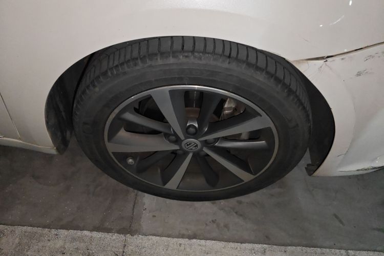 名爵 MG6 2019款 20T 自动运动版车身外观10