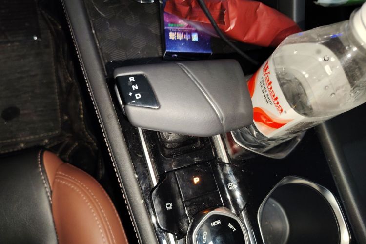 长安 逸动 2022款 PLUS 蓝鲸NE 1.4T GDI DCT尊贵版中控内饰18