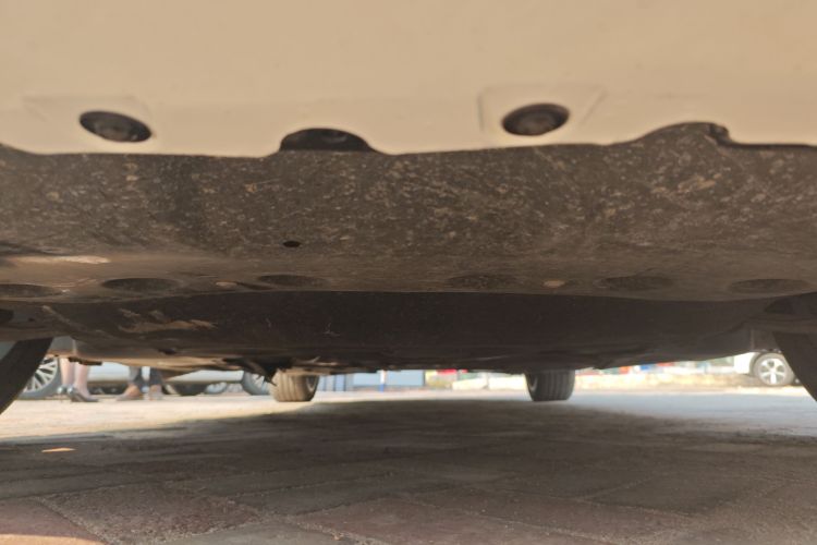 宝马3系 2022款 改款 325Li M运动套装局部细节9008