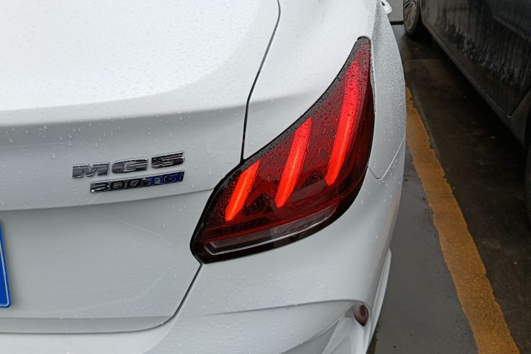 名爵 MG5 2021款 改款 300TGI DCT青奢豪享版车身外观9