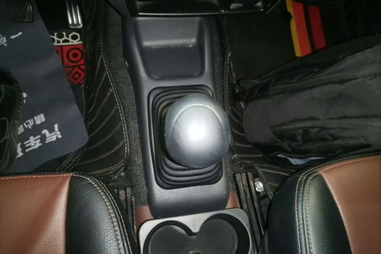 铃木 吉姆尼 2015款 1.3 MT JLX中控内饰18