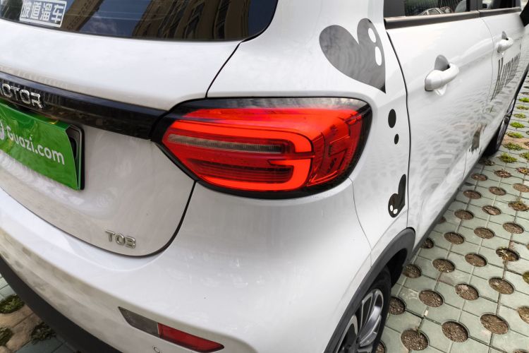 零跑汽车 零跑T03 2021款 400轻享版 磷酸铁锂车身外观9