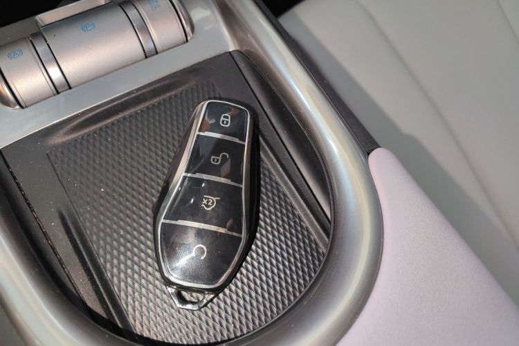 比亚迪 海豚 2021款 405km 时尚版中控内饰7001