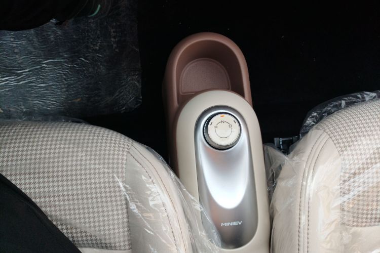 五菱汽车 宏光MINIEV 2025款 四门版 进阶款中控内饰18