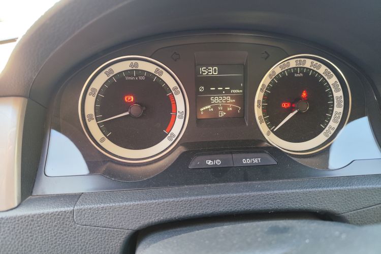 斯柯达 昕锐 2018款 1.6L 手动舒适版中控内饰14