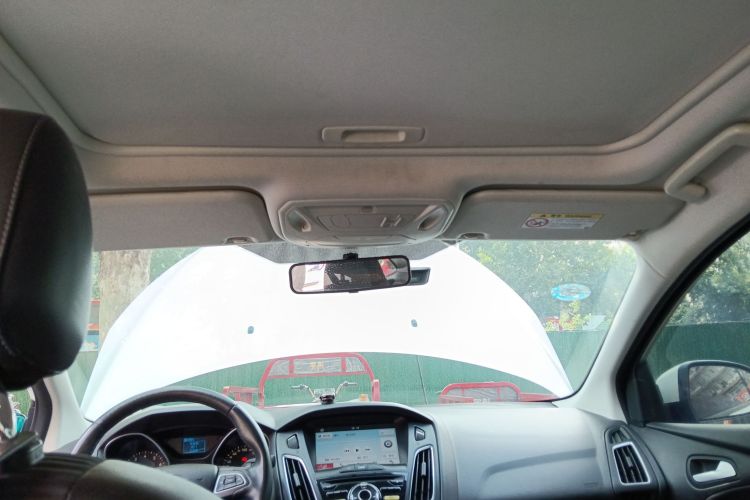 福特 福克斯 2017款 三厢 1.6L 自动风尚型智行版中控内饰22