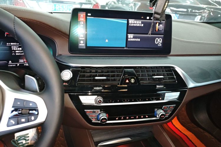 宝马5系 2021款 530Li 领先型 M运动套装中控内饰16