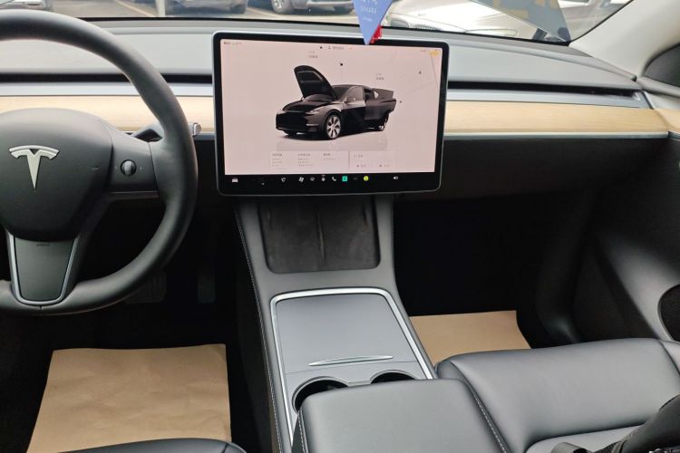 特斯拉 Model Y 2022款 后轮驱动版中控内饰16