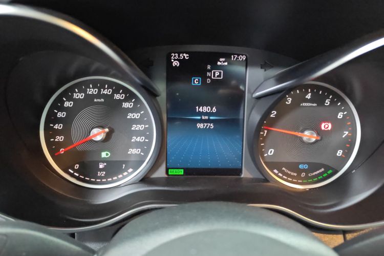 奔驰C级 2019款 C 260 L 运动版中控内饰14